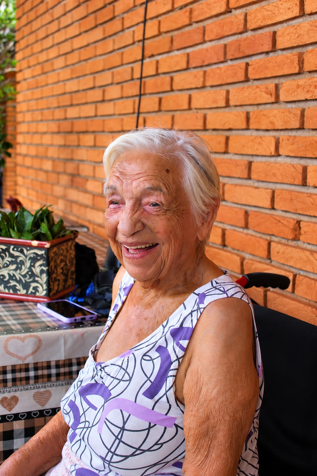 Residente da Moriá sorrindo em um momento de convivência